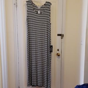 Avenue Black & White stripe maxi dress 18/20